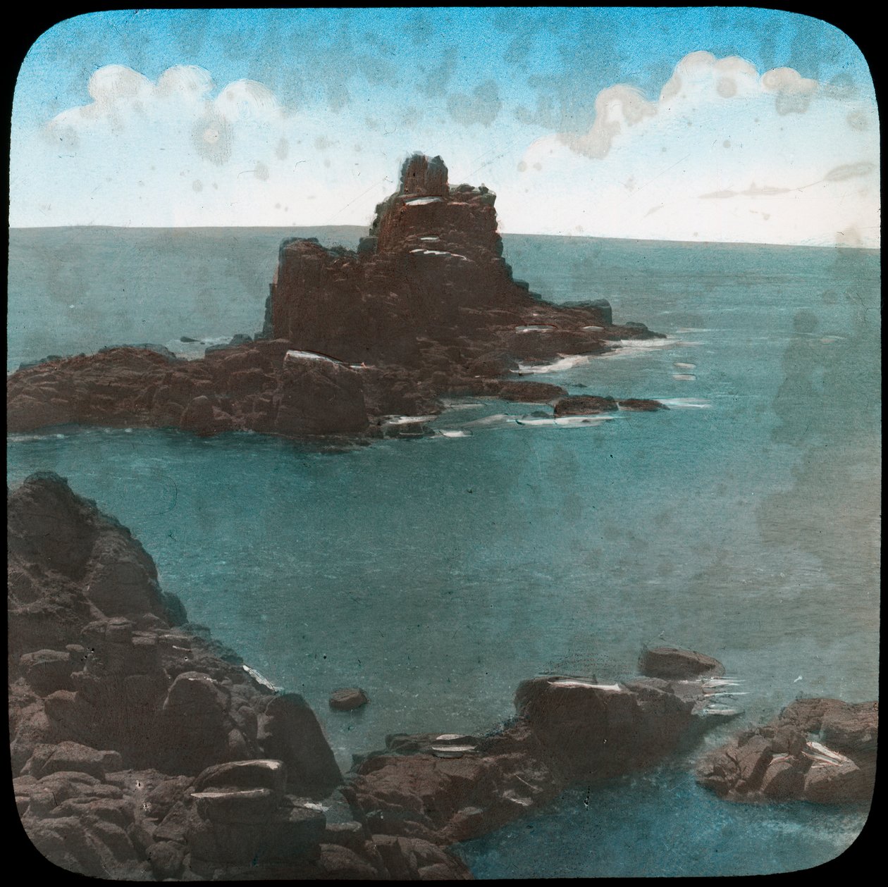 Bewaffnete Ritterfelsen, Lands End, Cornwall, spätes 19. oder frühes 20. Jahrhundert von Church Army Lantern Department