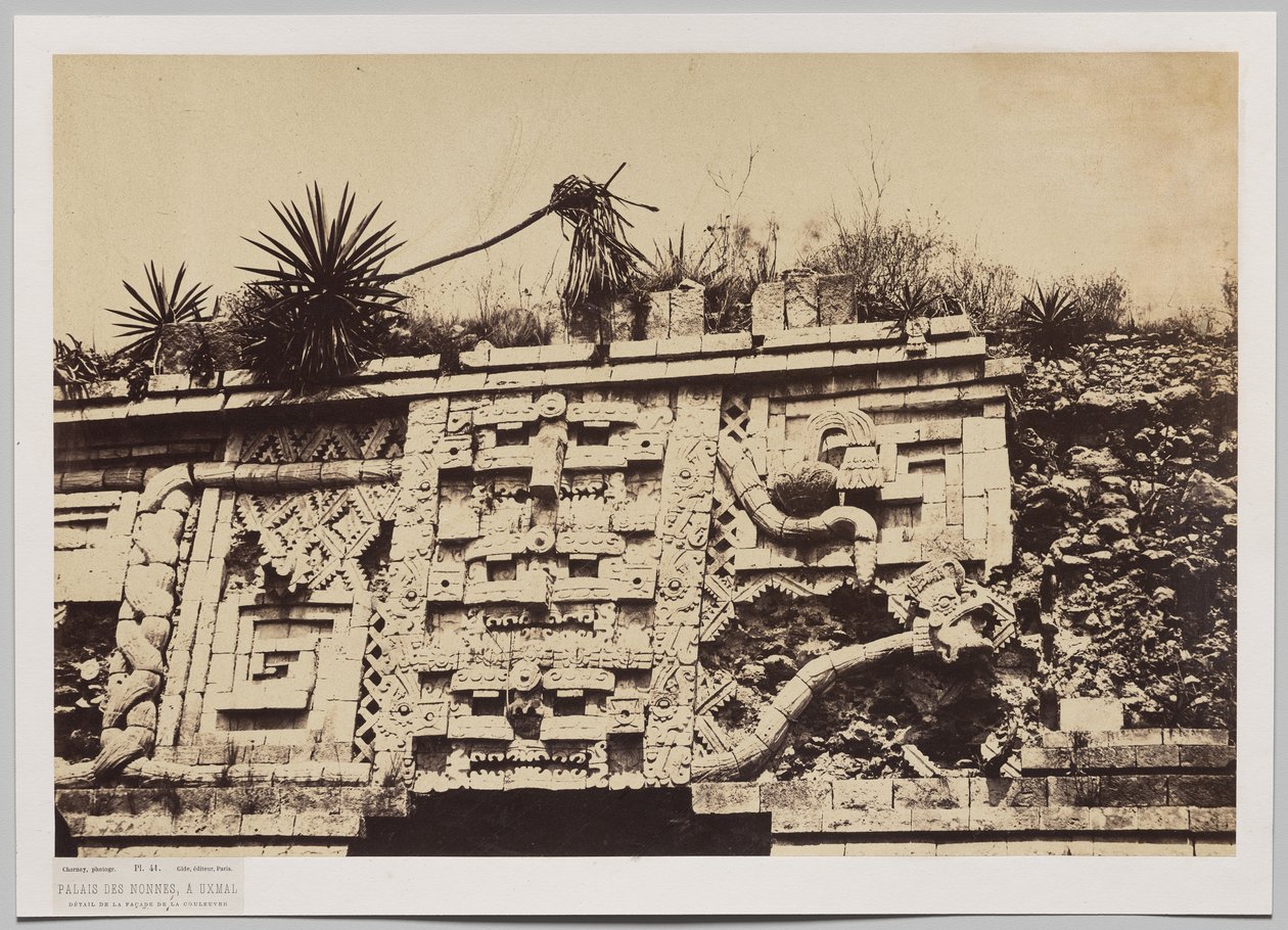 Palast der Nonnen in Uxmal (Detail von der Fassade der Schlange) von Claude Joseph Désiré Charnay