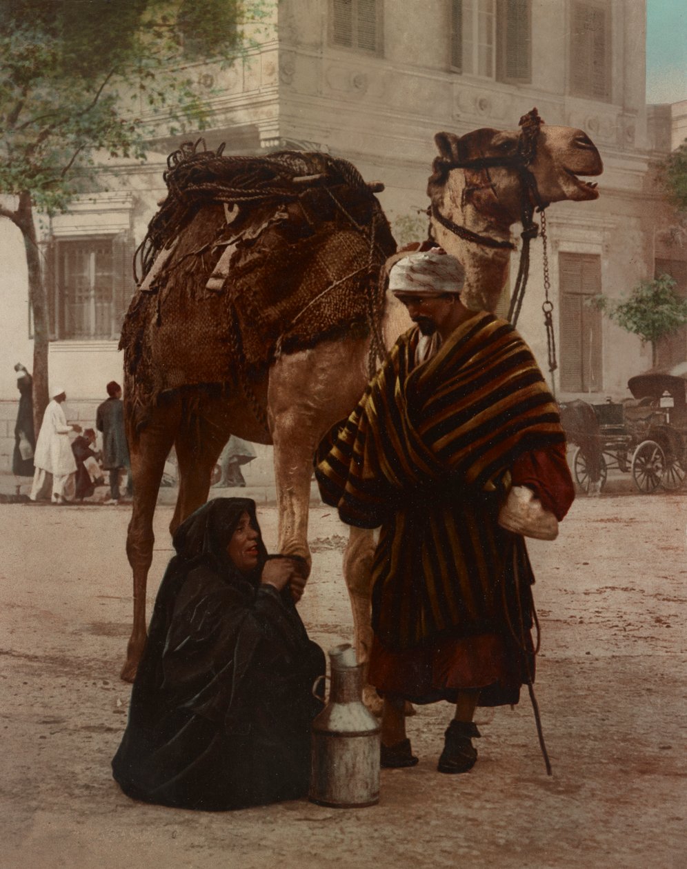 Ein Beduine und seine Frau auf dem Markt von Company Photoglob