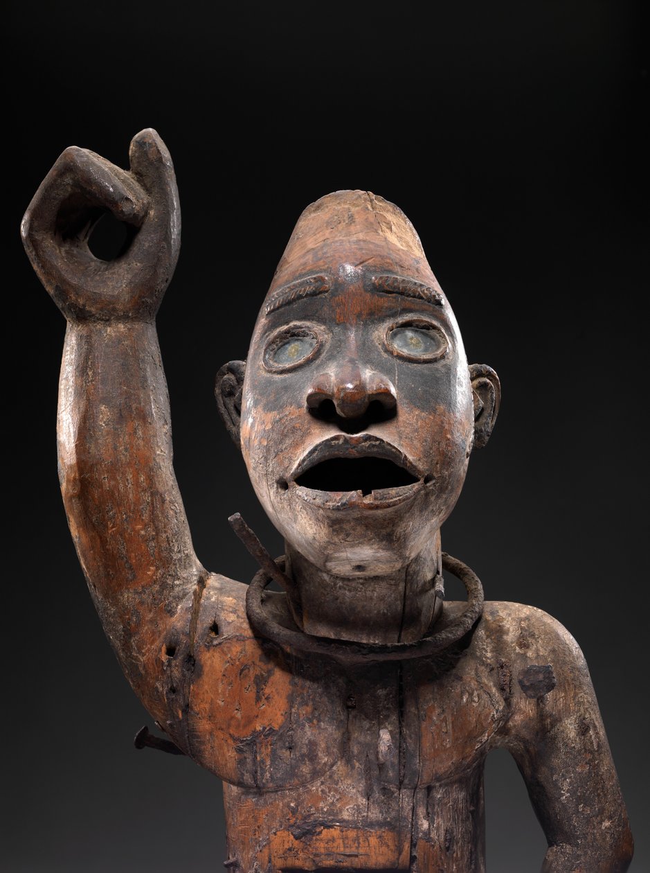 Nkisi (Holz, Eisen und Glas) von Congolese