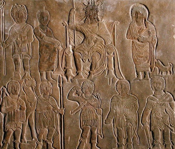 Relief, das einen vergöttlichten römischen Kaiser zeigt, der Huldigung von ägyptischen Nomaden erhält von Coptic