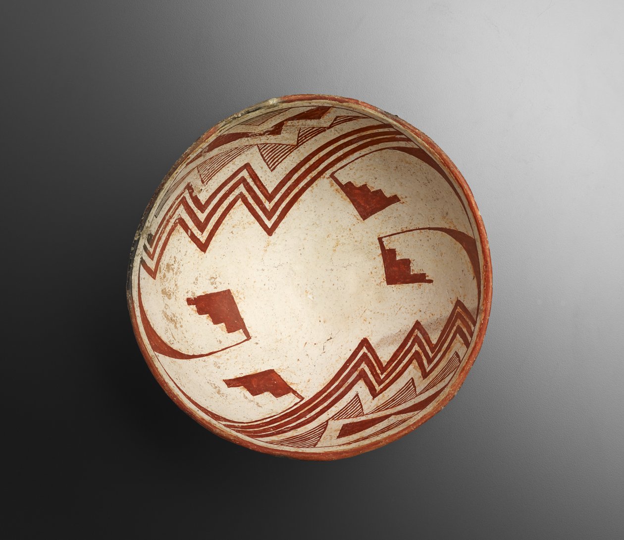 Schale mit geometrischen Mustern von Culture Mimbres