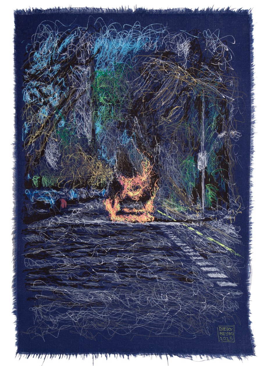 Auto in Flammen in Belgrano, 2025 von Diego Beyro