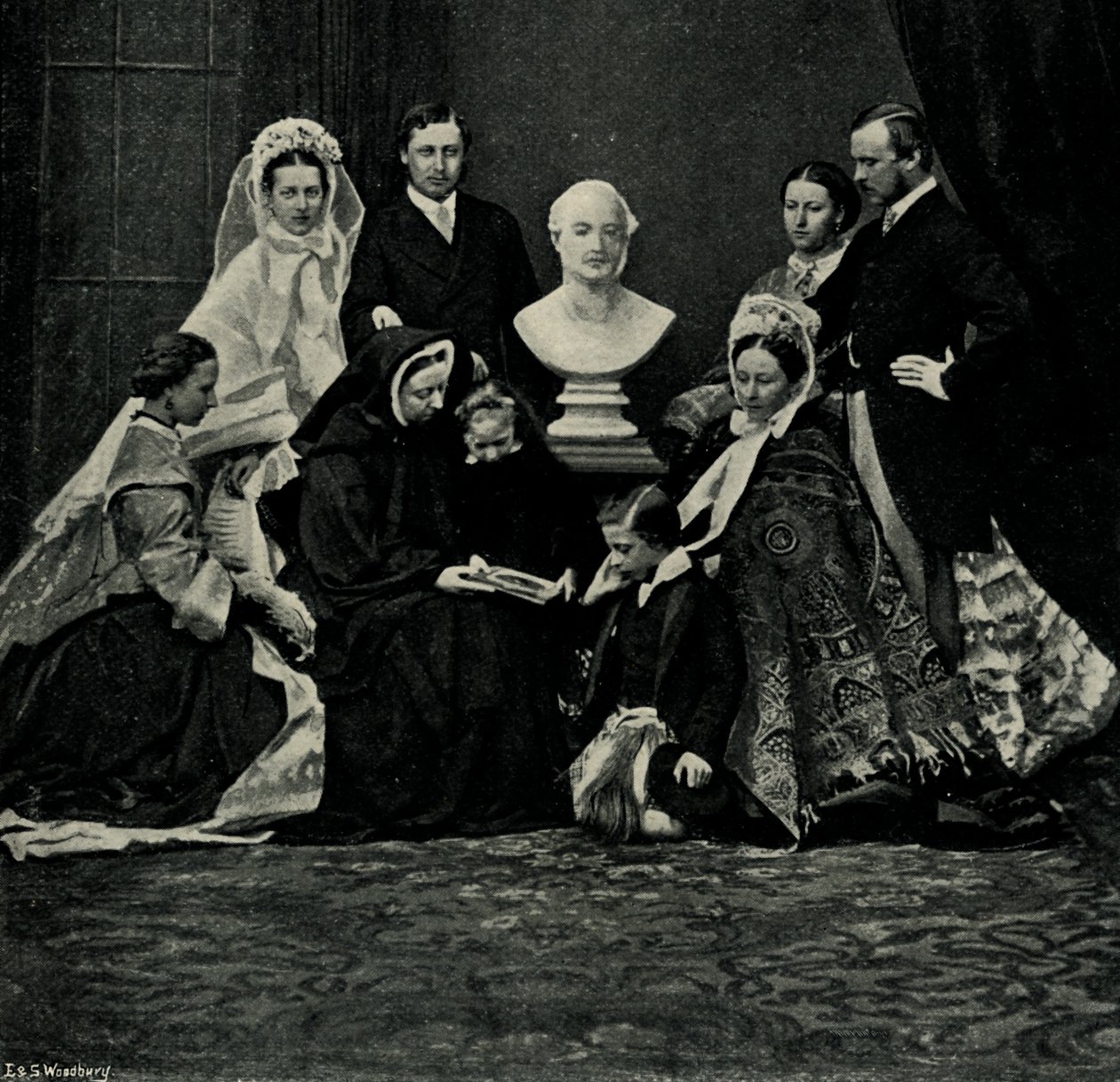 Eine königliche Familiengruppe, 10. März 1863, ca. 1897 von E. and S. Woodbury