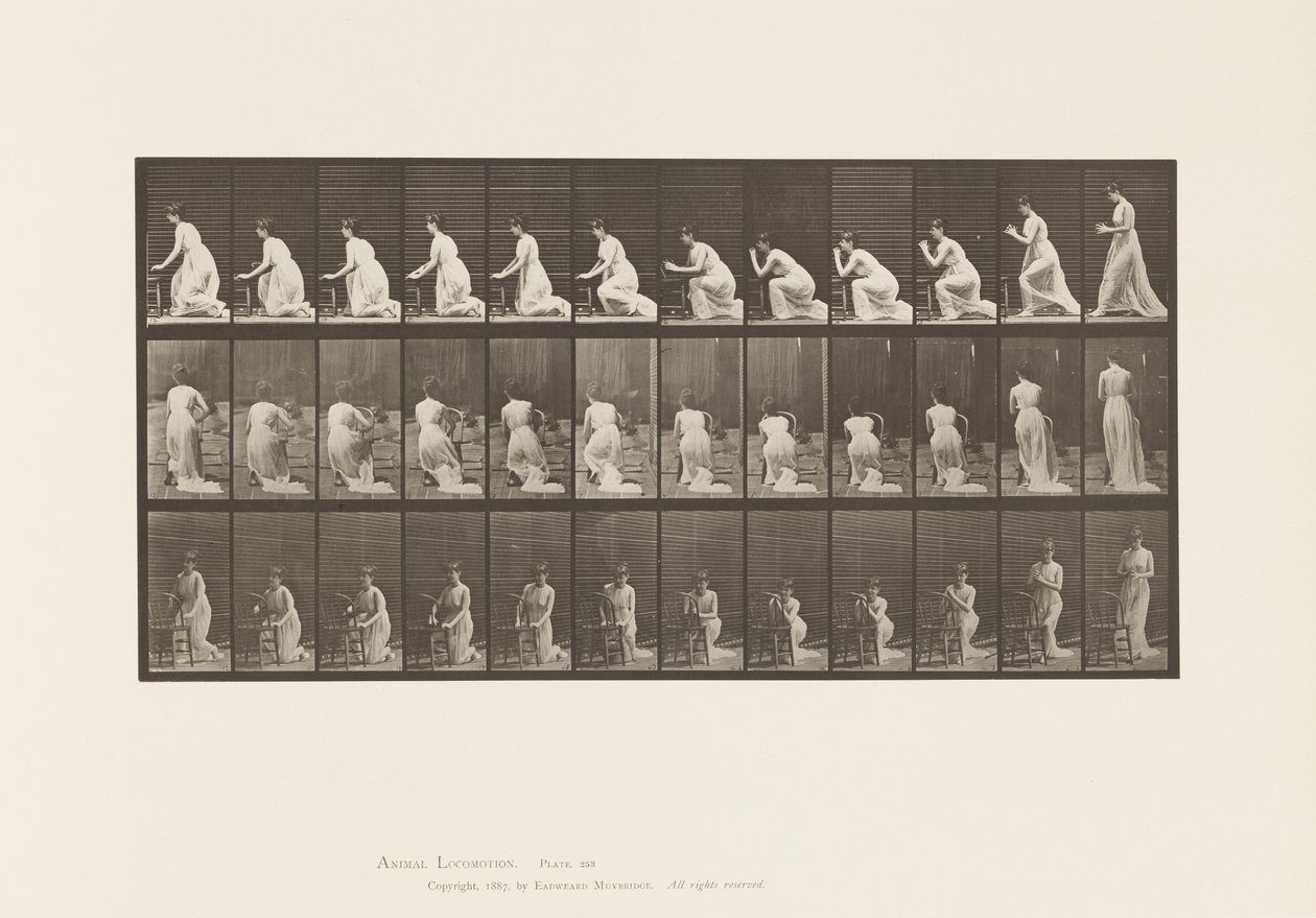 Knien, Ellbogen auf Stuhl, Hände gefaltet von Eadweard Muybridge