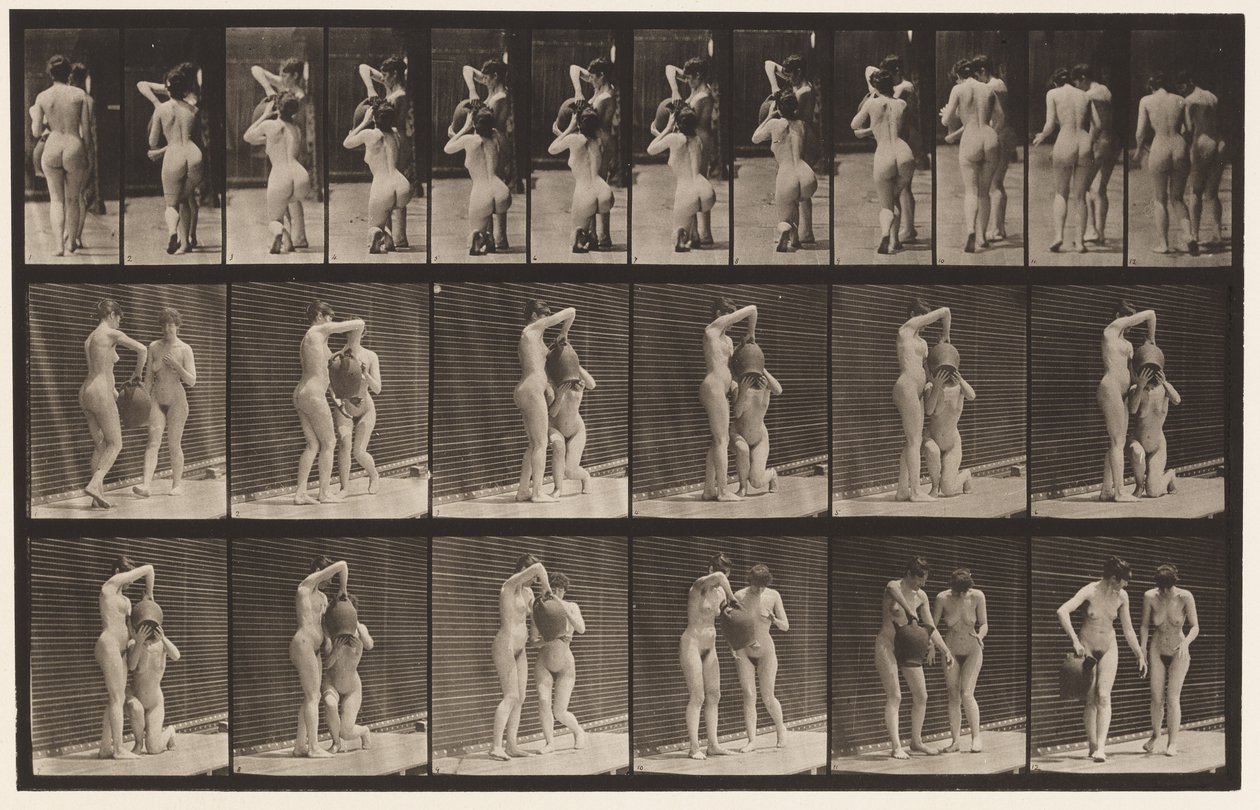 Tafel 453. Zwei Modelle; 8 kniet, trinkt aus Wasserkrug in den Händen von Eadweard Muybridge