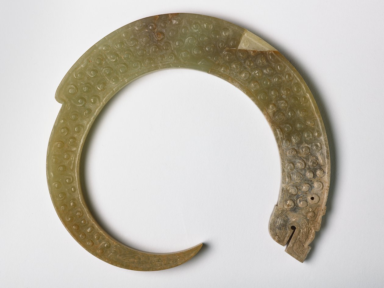 Anhänger in Form eines sich windenden Drachen von Eastern Zhou Dynasty Chinese School