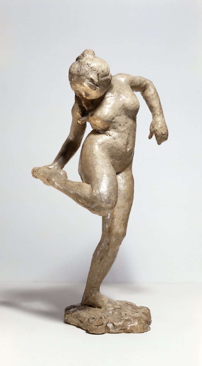 Tänzerin, die auf die Sohle ihres Fußes schaut (Gips) von Edgar Degas