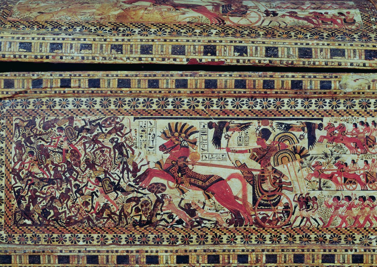 Tutanchamun auf seinem Streitwagen, wie er Afrikaner angreift, Detail von der Seite einer Truhe, Neues Reich, ca. 1340 v. Chr. von Egyptian 18th Dynasty