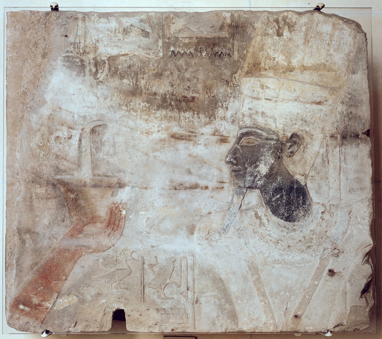 Thutmosis III. (ca. 1479-1425 v. Chr.) bietet dem Gott Amun Weihrauch an, aus dem Tempel von Satet in Elephantine, Neues Reich von Egyptian 18th Dynasty