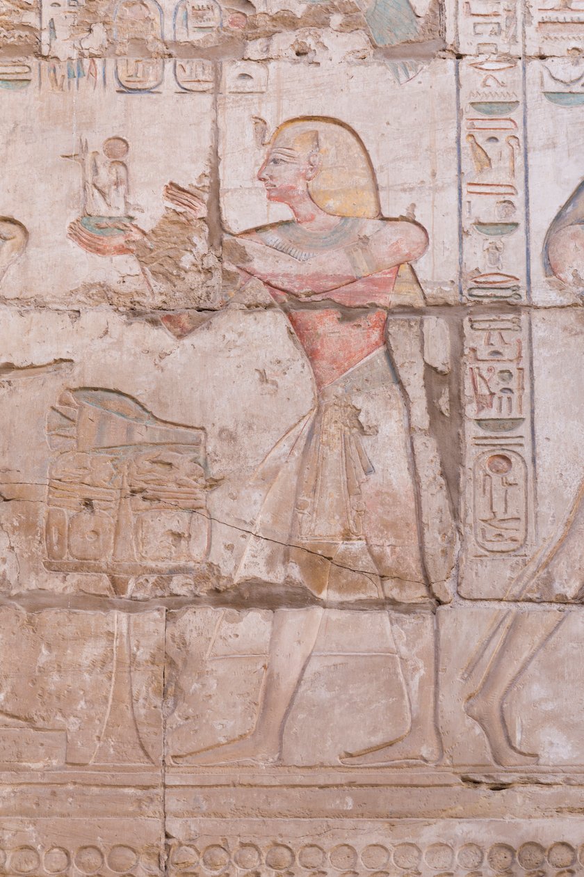 Wandreliefs, große Hypostylhalle, Karnak-Tempelkomplex, Luxor, Ägypten von Egyptian 18th Dynasty