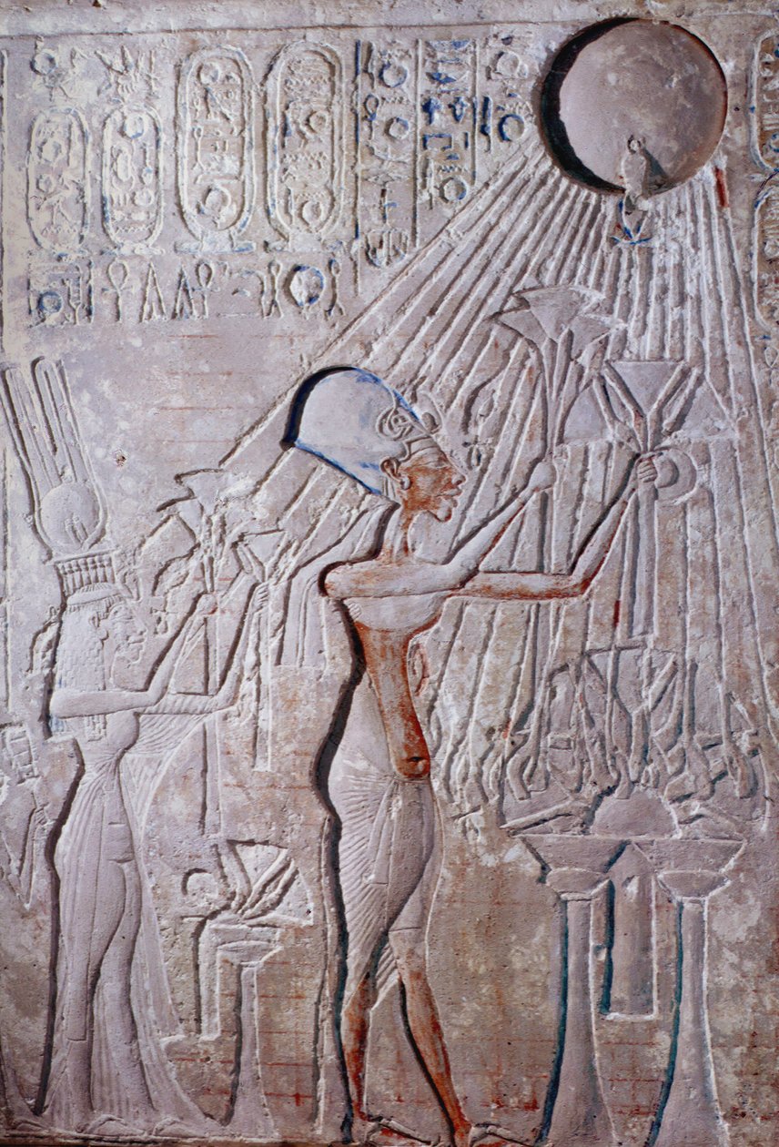 Flachrelief von König Ikhenaton und Königin Nofretete, die den Sonnengott Aton anbeten von Egyptian 18th Dynasty