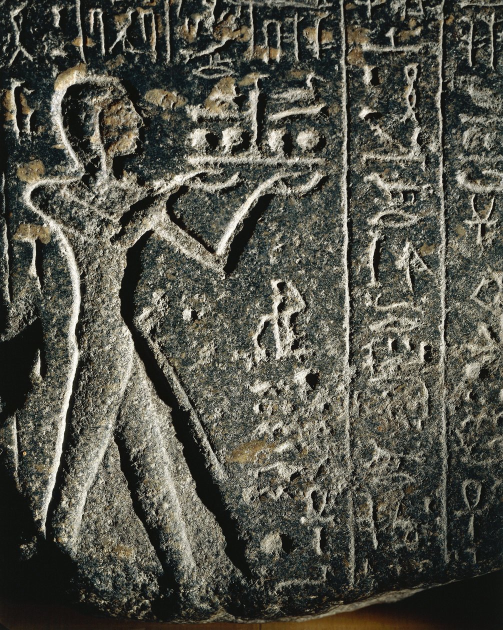 Granitstatue, die Prinz Merneptah in Anbetung zeigt, gewidmet dem Gott Ptah von Egyptian 19th Dynasty