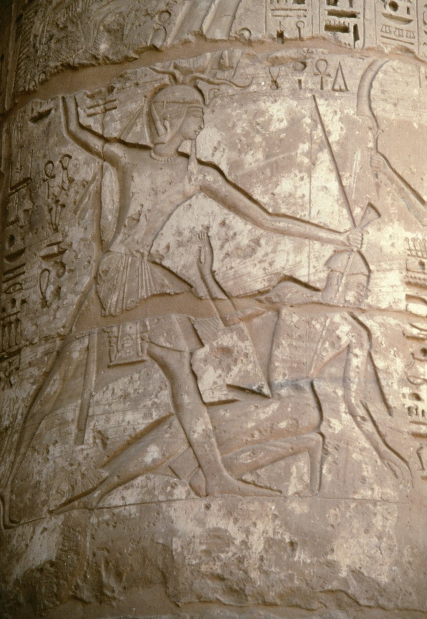 Ramses hält seine asiatischen Feinde an den Haaren, während er sich darauf vorbereitet, sie zu töten, Relief, Tempel von Sethos I., Kanais, Ägypten, ägyptische Zivilisation, Neues Reich, Dynastie XIX (Foto) von Egyptian 19th Dynasty