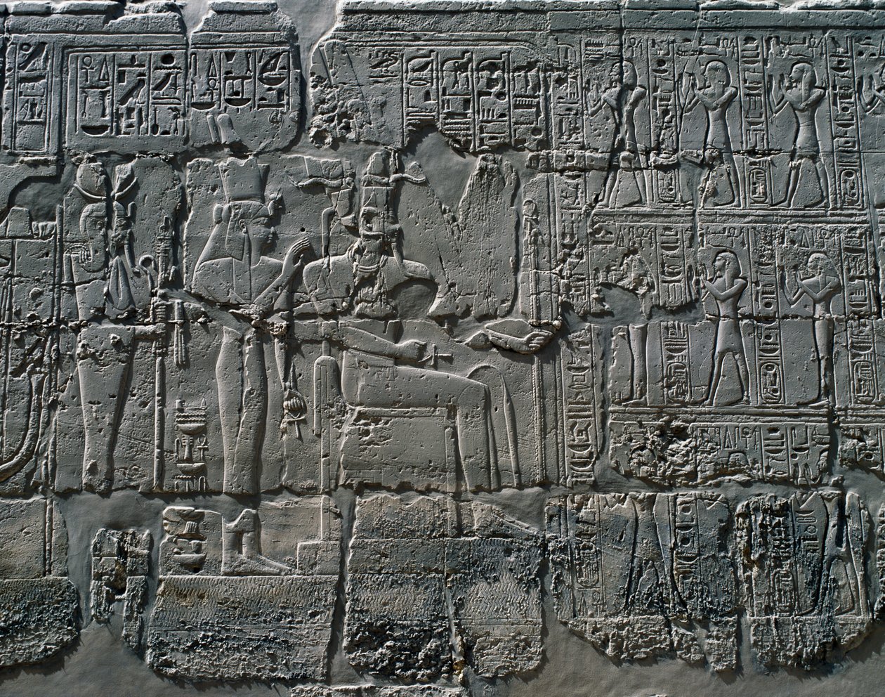 Szenen von Opfergaben an Götter, Relief, Innenwände der großen Hypostylhalle, Karnak-Tempelkomplex von Egyptian 19th Dynasty