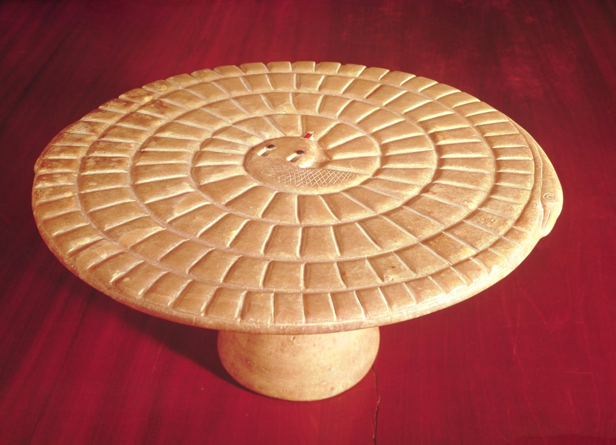 Schlangenförmiges Spielbrett für das Spiel Mehen, Thinitenzeit von Egyptian 1st Dynasty