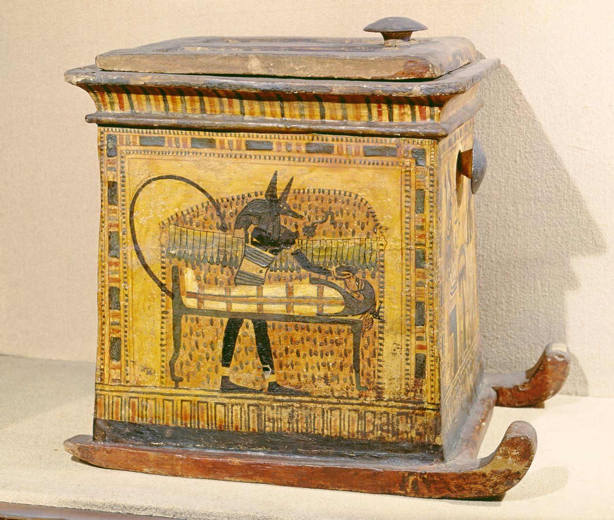 Anubis mumifiziert den Verstorbenen, aus einem Schrein, der Nefertari gewidmet ist, Neues Reich von Egyptian 20th Dynasty