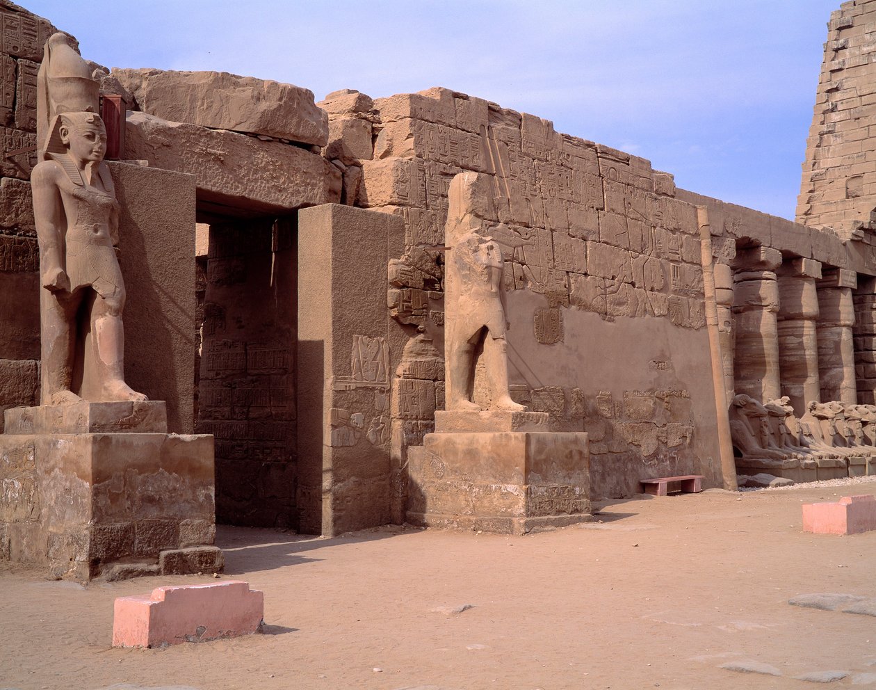 Ägyptische Antike: Ansicht des Tempels von Karnak. Ägypten von Egyptian Egyptian