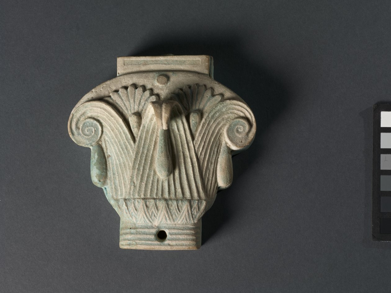 Schachtel (Pyxis) in Form eines zusammengesetzten Kapitells, 305-30 v. Chr. von Egyptian Ptolemaic Period