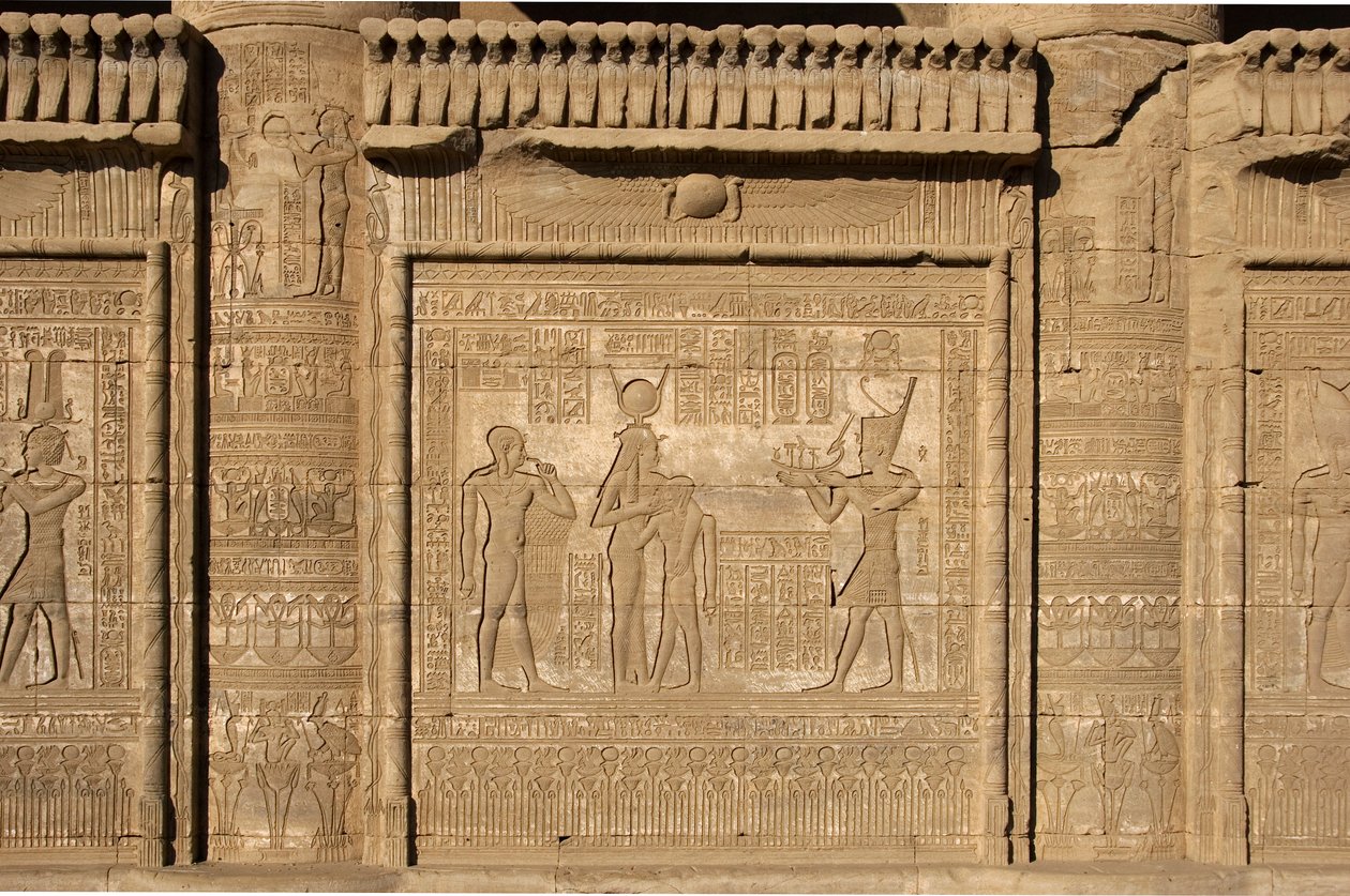 Ägyptische Antiquität: Römisches Mammisi zur Erinnerung an die Geburt von Ihy, Sohn der Isis, Hathor-Tempel, Denderah, Ägypten von Egyptian Ptolemaic Period