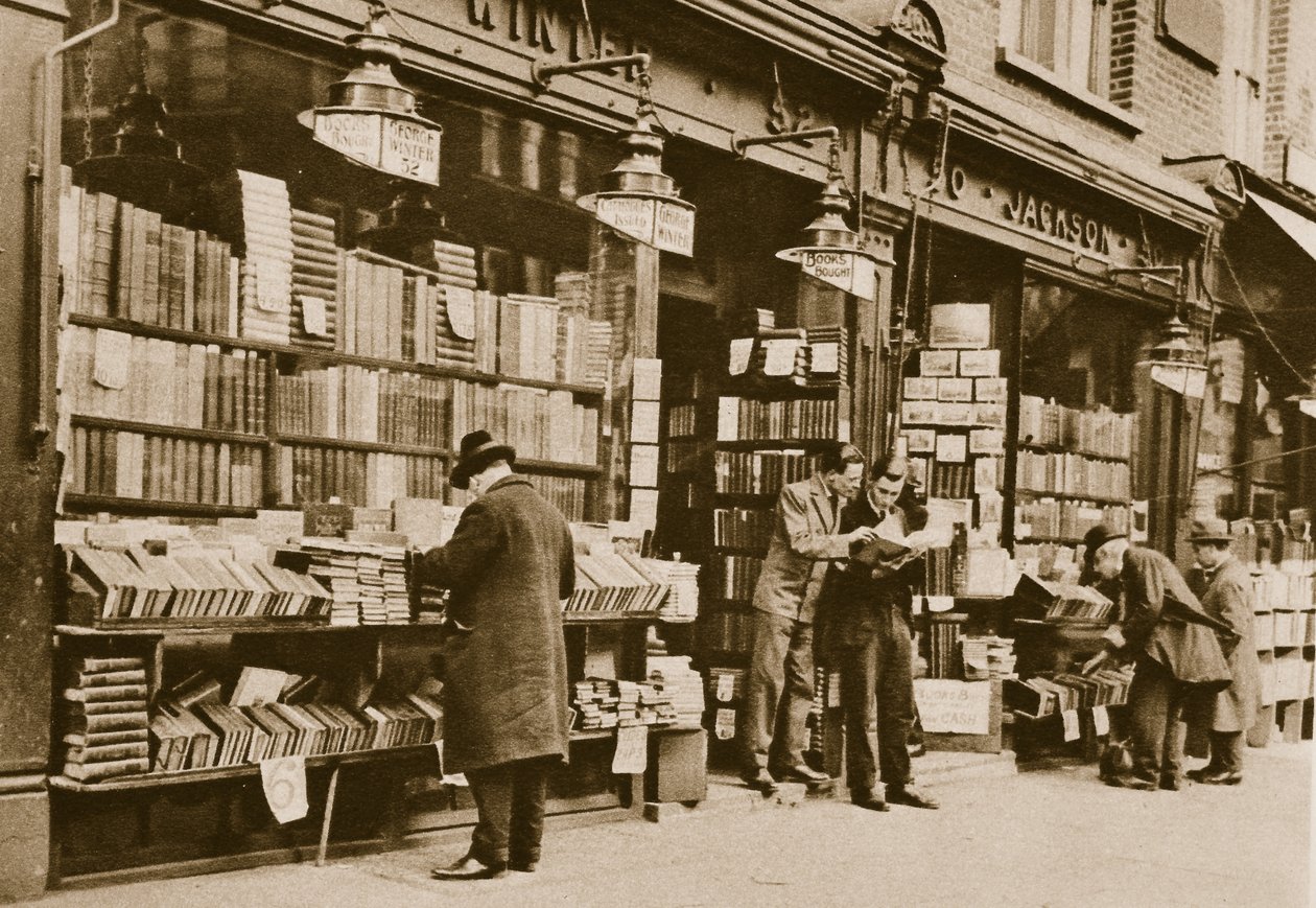 Ein Antiquariat, Charing Cross Road von English Photographer