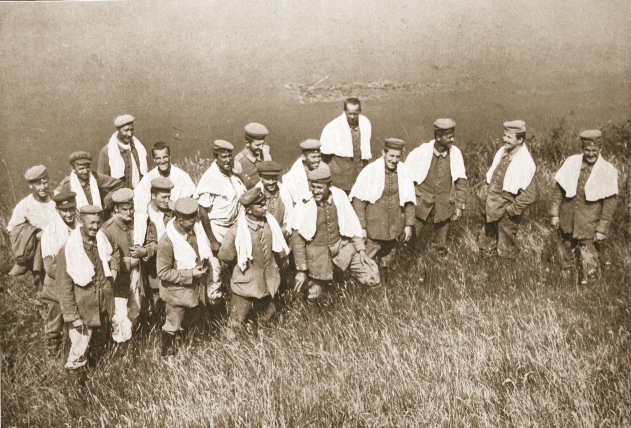 Badeparade, Dorchester, Illustration aus Deutsche Gefangene in Großbritannien (Fotogravur) von English Photographer