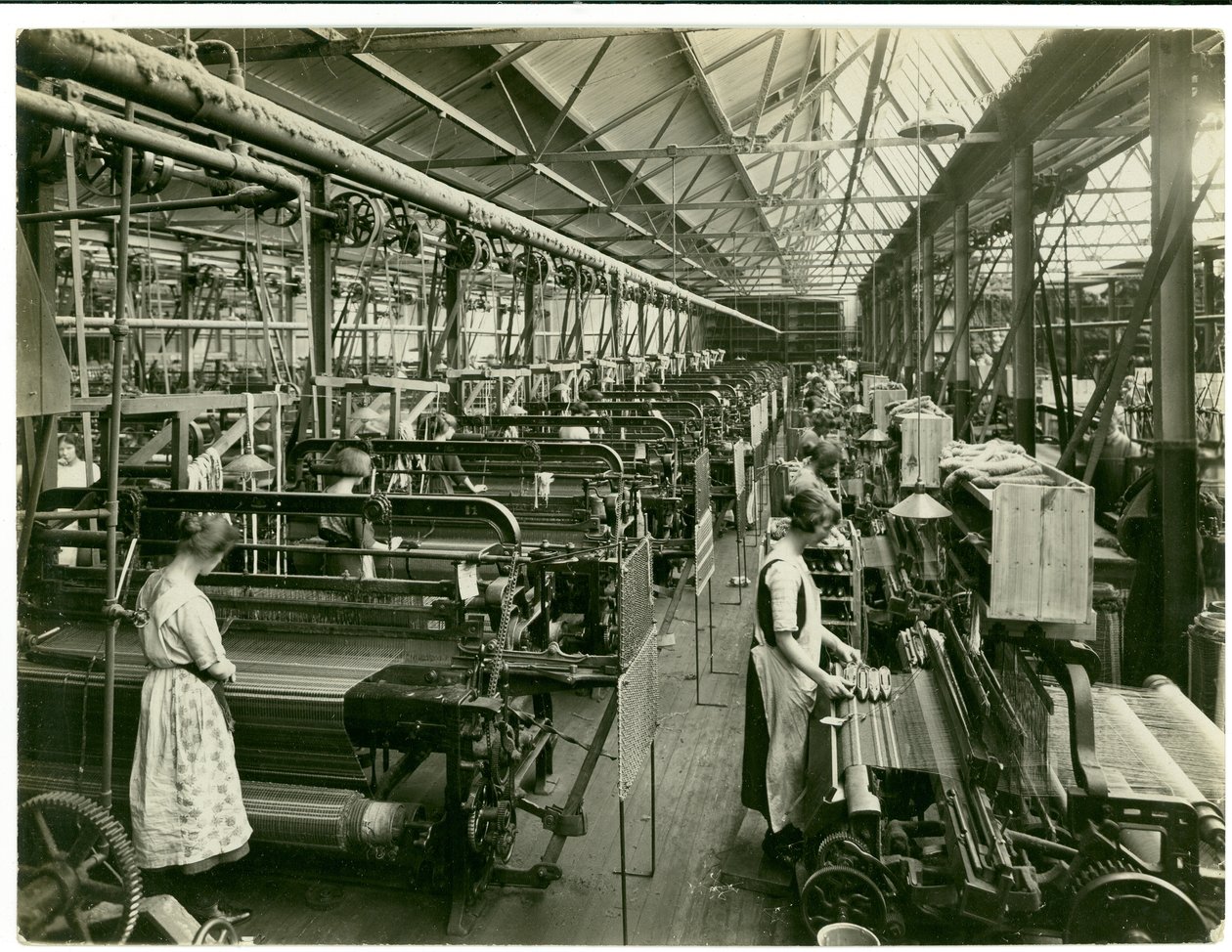 Chenille-Schussweberei, Teppichfabrik, 1923 von English Photographer