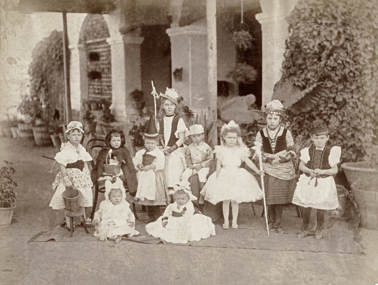 Kinderkostümparty in Indien, späte 19. Jahrhundert von English Photographer
