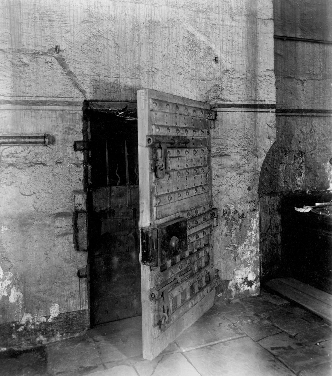 Tür zum Newgate-Gefängnis von English Photographer