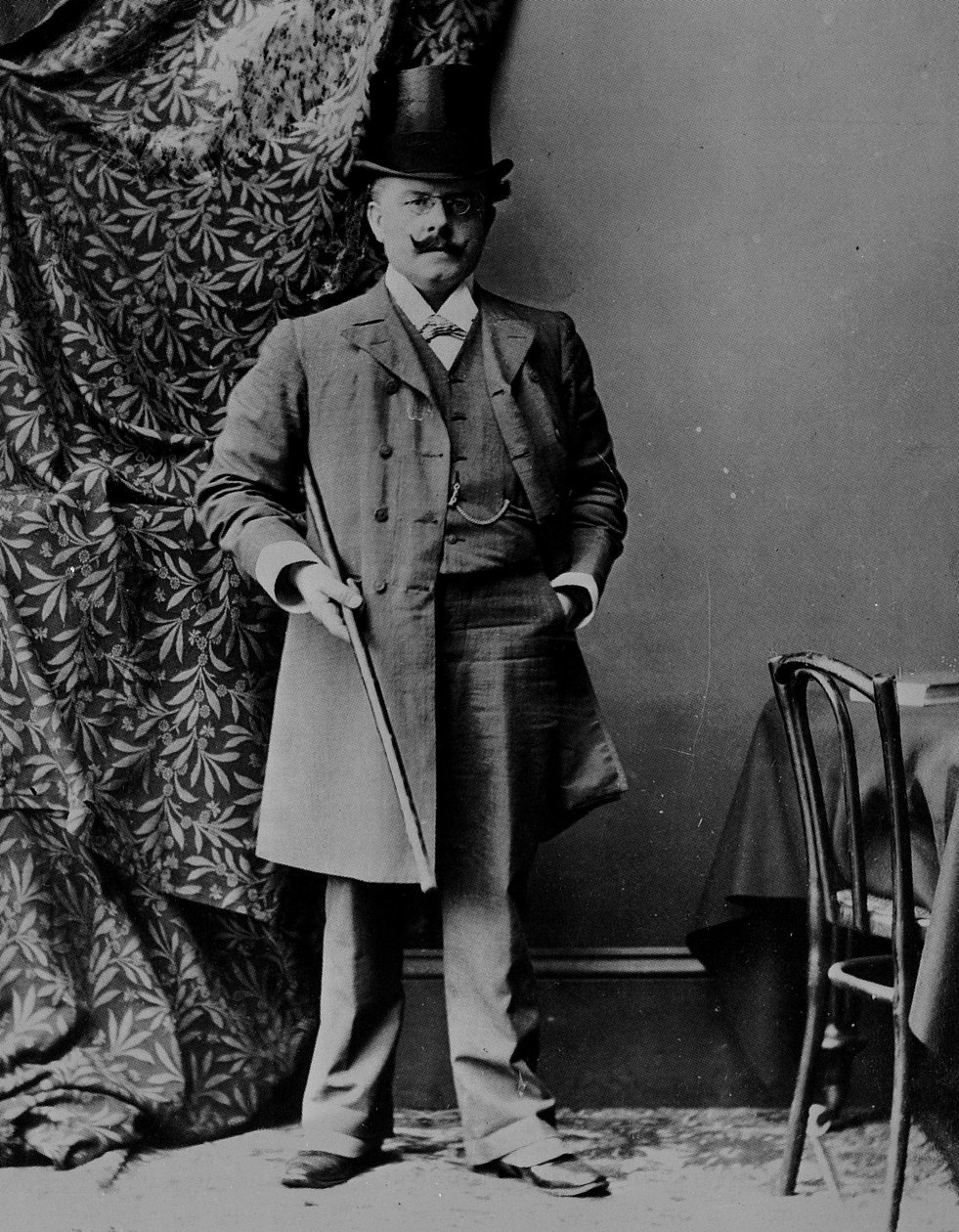 Porträt von Dr. Barnardo von English Photographer