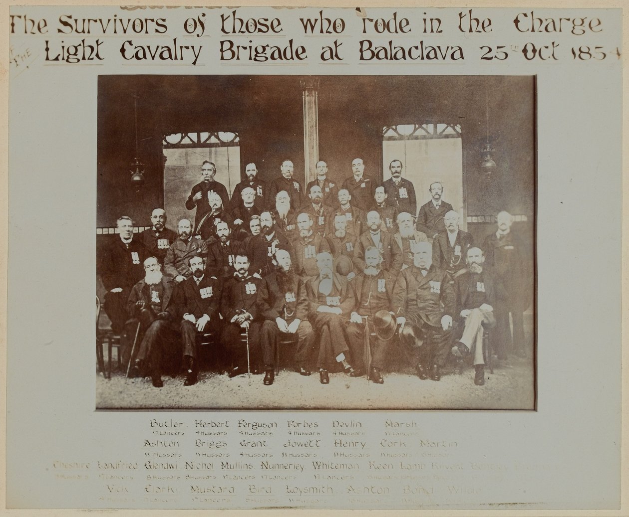 Überlebende des Angriffs der Leichten Brigade, Schlacht von Balaklawa, 1854 von English Photographer