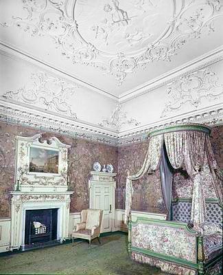 Das Staats-Schlafzimmer mit Decke von James Paine (1717-89) und chinesischer Tapete von Robert Adam (1728-92) ca. 1760-70 von English School
