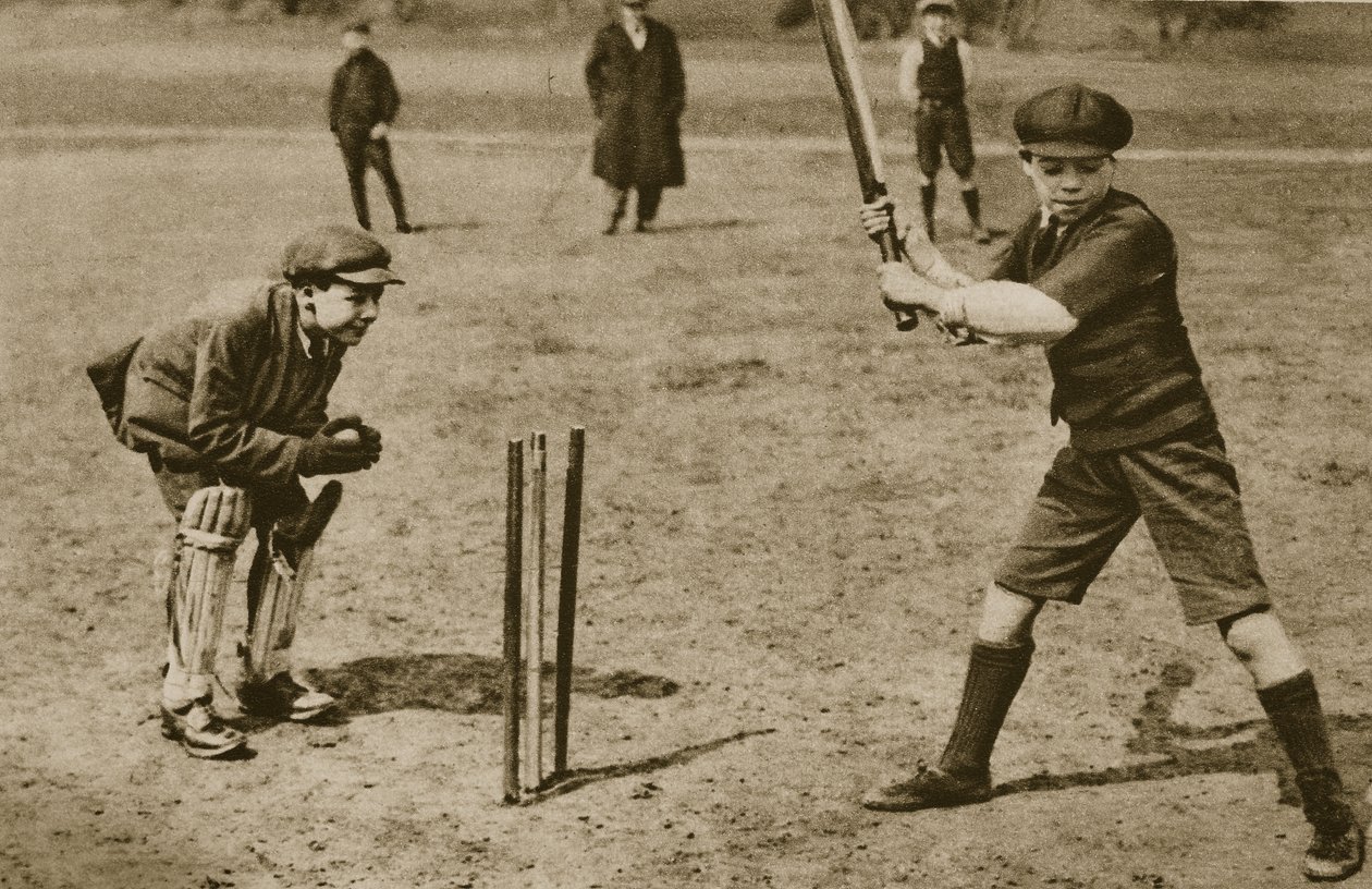 Jungen spielen Cricket, Parliament Hill Fields von English Photographer