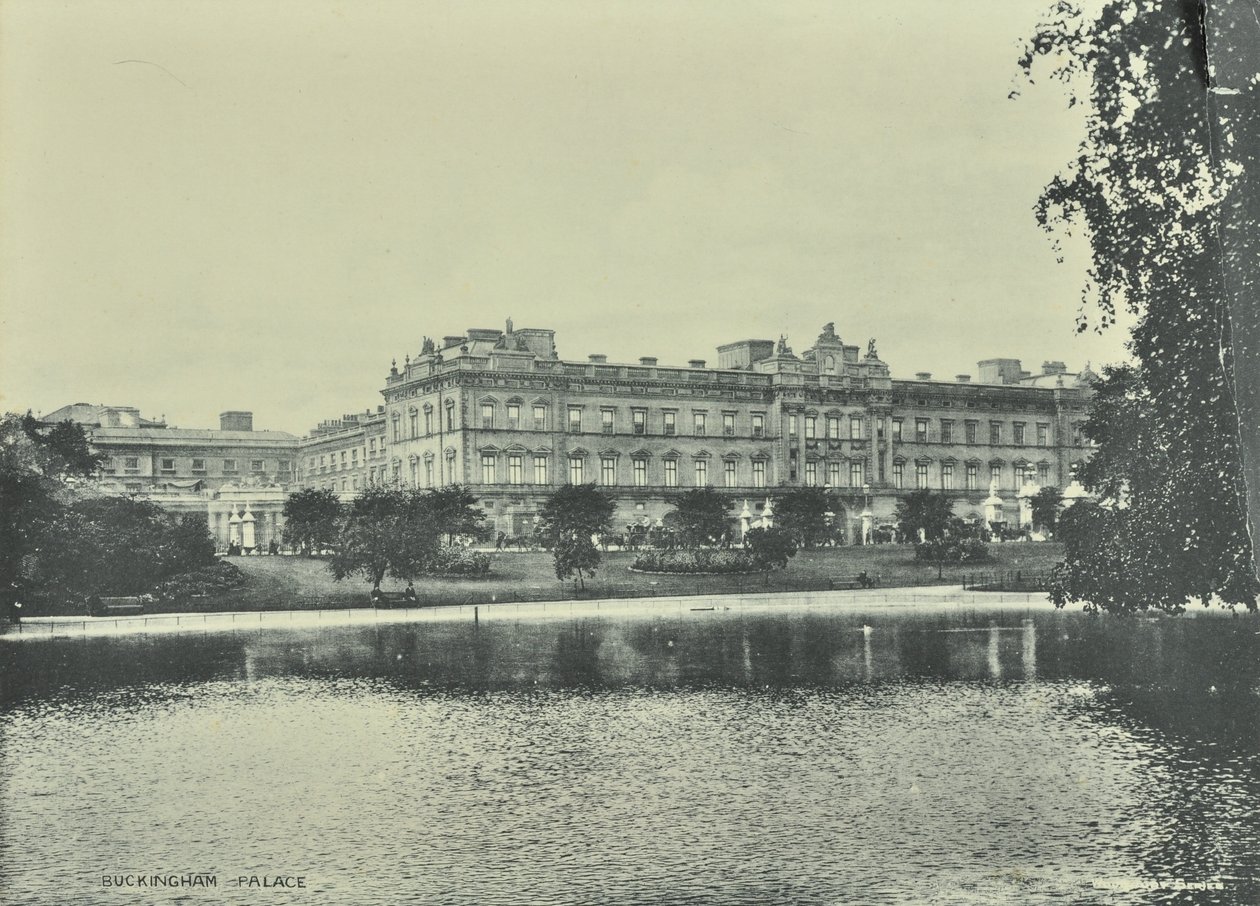 Buckingham Palace, Buckingham Palace, Westminster LB: Gesamtansicht, 1896 von English Photographer