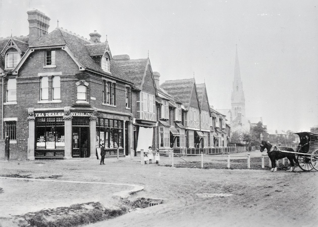 Ecke von Chase Side und Chase Green Avenue, um 1890 (s/w Foto) von English Photographer