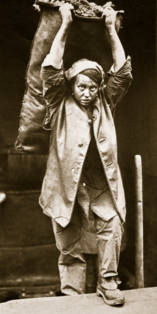 Kohlenlieferung, Druck von Horace W. Nichols, ca. 1916 von English Photographer