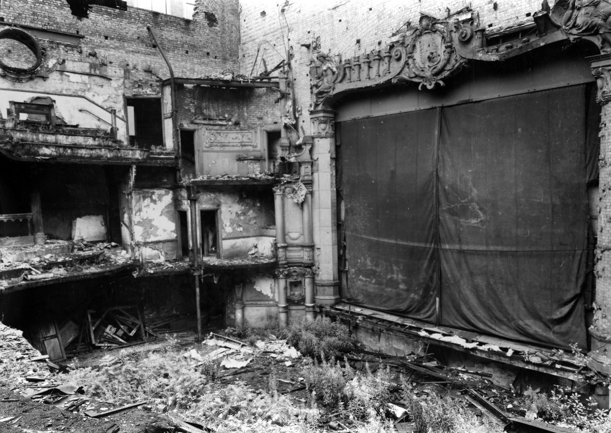 Innenraum des Holborn Empire von English Photographer