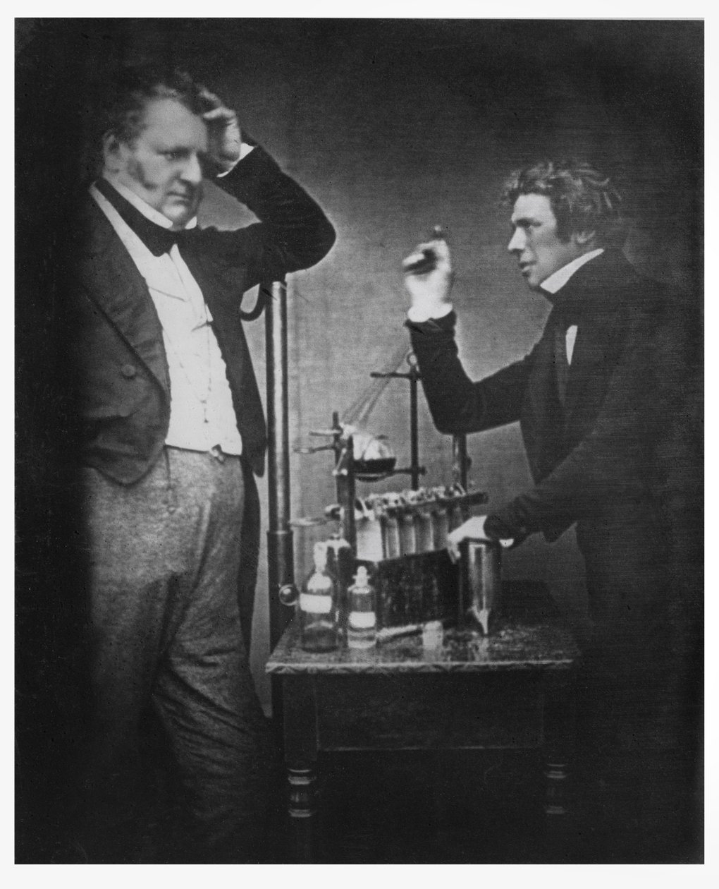 Michael Faraday (1791-1867) und John Frederic Daniell (1790-1845) von English Photographer