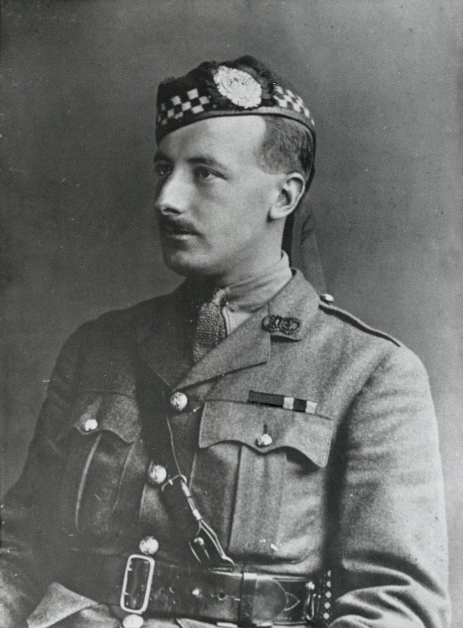 Porträt von Hauptmann Arthur Henderson VC, 2. Bataillon Argyll und Sutherland Highlanders, 1915 von English Photographer