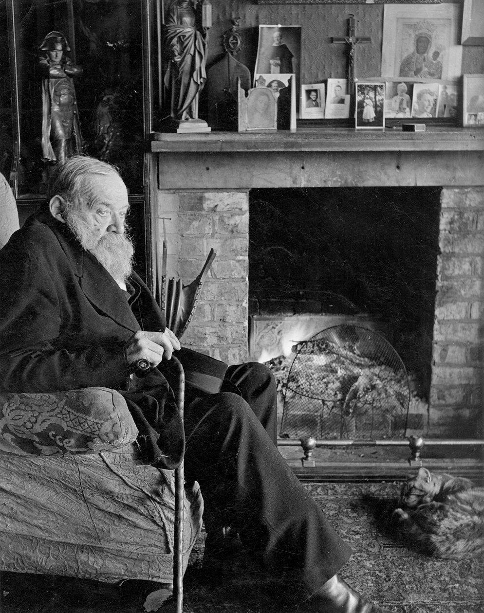 Porträt von Hilaire Belloc, in seinem Haus, Kings Land, Shipley, West Sussex von English Photographer