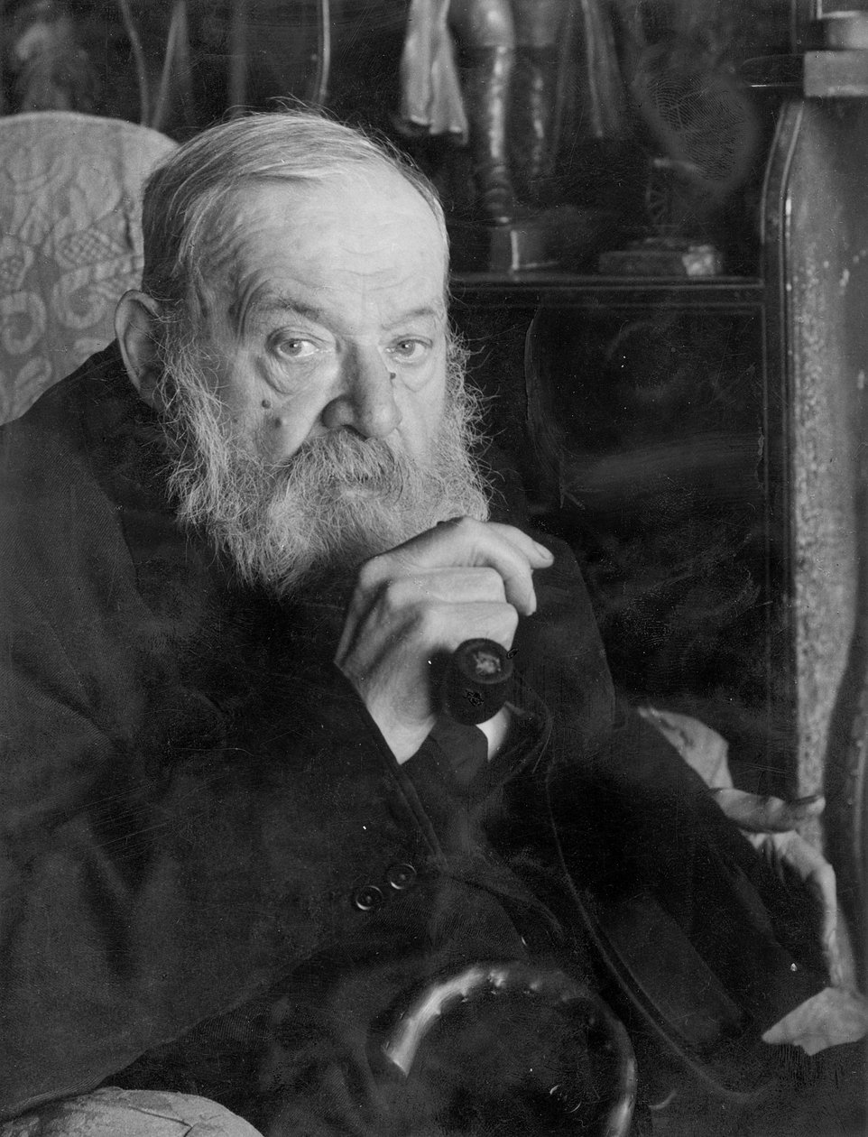 Porträt von Hilaire Belloc, in seinem Haus, Kings Land, Shipley, West Sussex von English Photographer