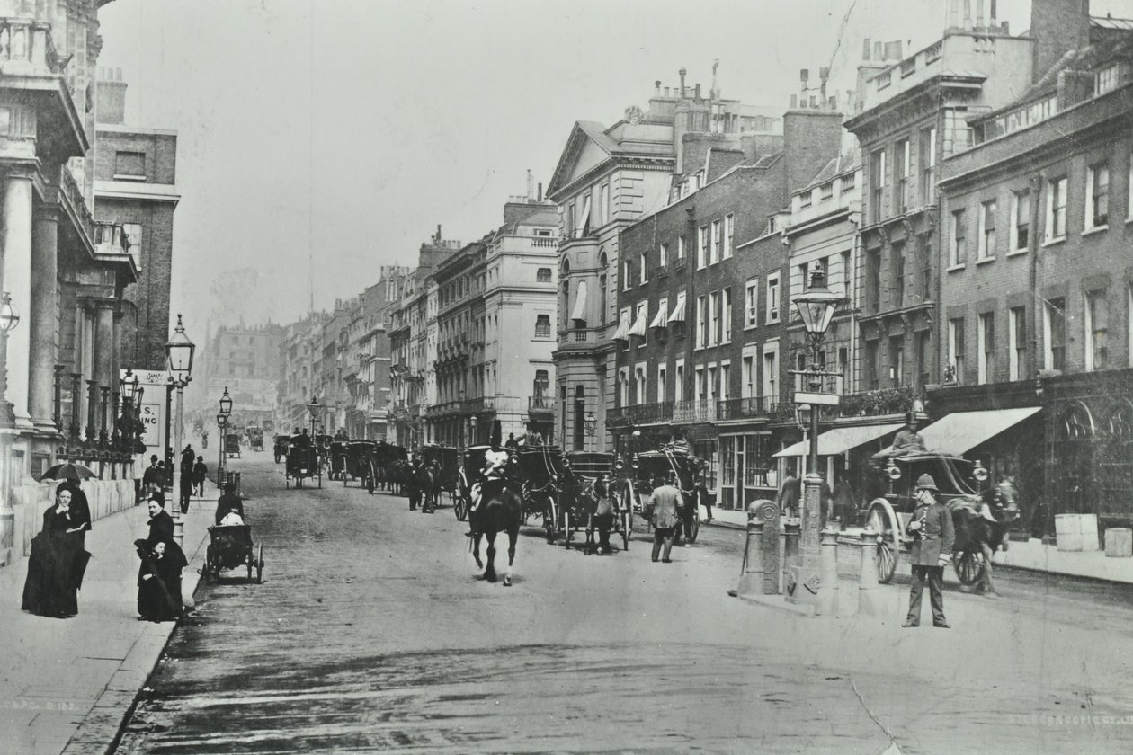 Saint Jamess Street, Westminster LB: Blick nach Norden von Pall Mall, 1895 von English Photographer