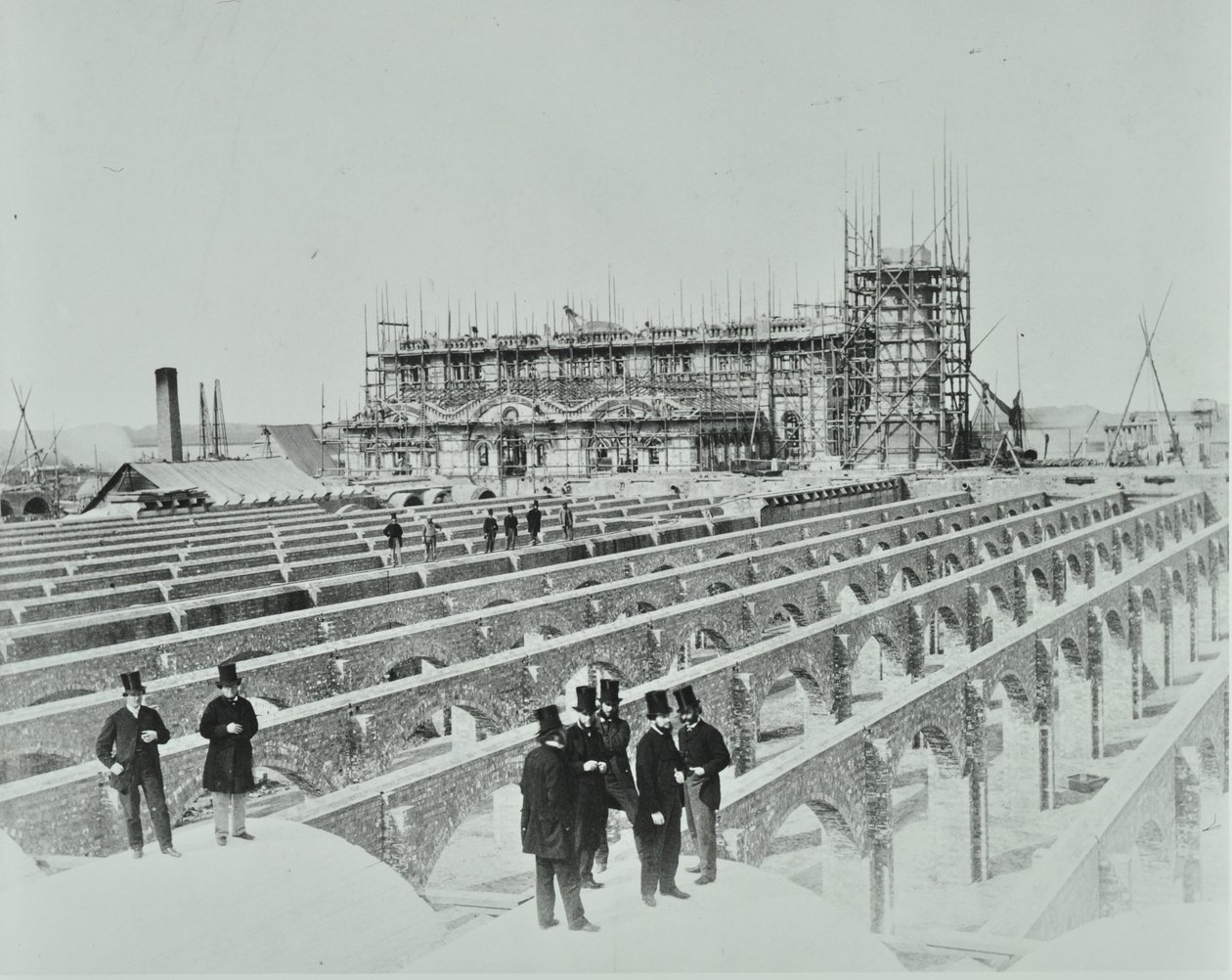 Southern Outfall Sewer, Crossness: Bauarbeiten, 1865 von English Photographer
