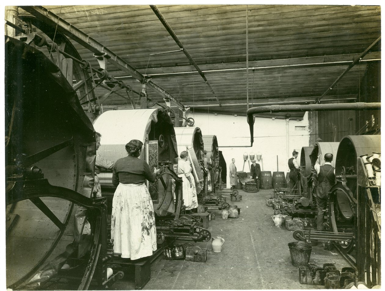Tapisserie-Druck, Hughes Fabrik Nr. 2, 1923 von English Photographer