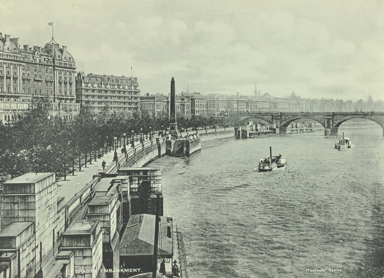 Waterloo Bridge, Victoria Embankment, Westminster LB: Blick nach Norden von Hungerford Bridge, 1895 von English Photographer