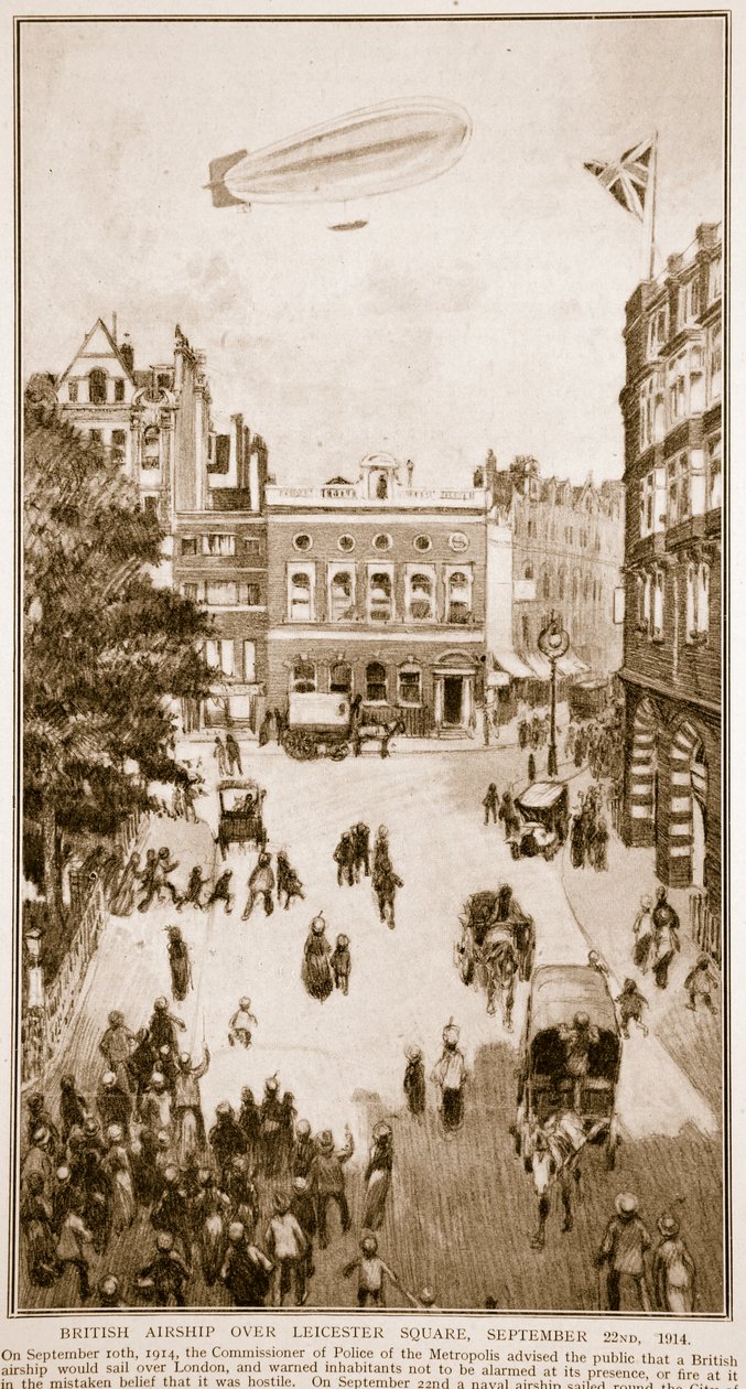 Britisches Luftschiff über Leicester Square, 22. September 1914, 1914-19 von English School