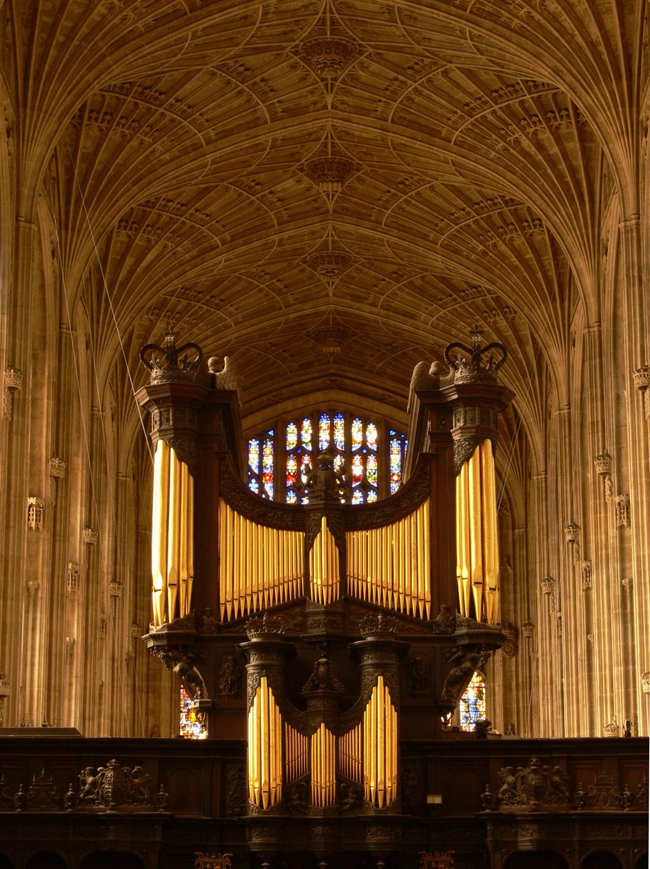 Ansicht der Orgel und der Gewölbe von English School