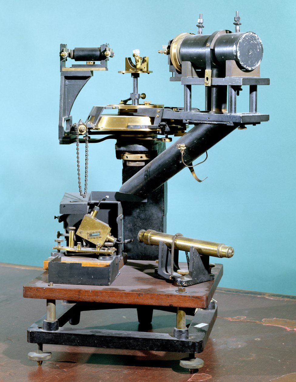 Ionisationsspektroskop von William Henry Bragg (1862-1942), 1920er Jahre von English School