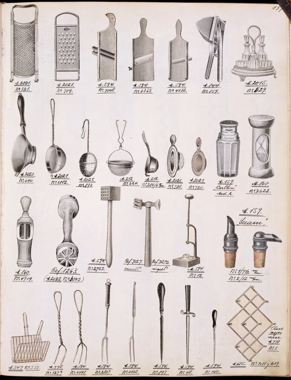 Küchenutensilien, aus einem Handelskatolog für Haushaltswaren und Einrichtungsgegenstände, ca. 1890-1910 von English School