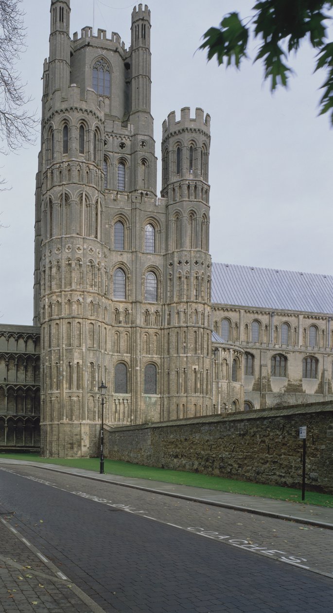 Oktagon-Turm, von Süden, erbaut 1322 von English School